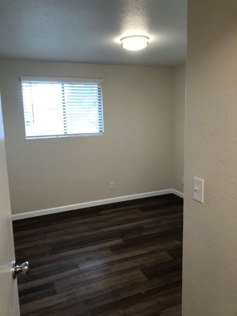 Eugene Apartment: 3659 West 18Th Ave, #6, Office