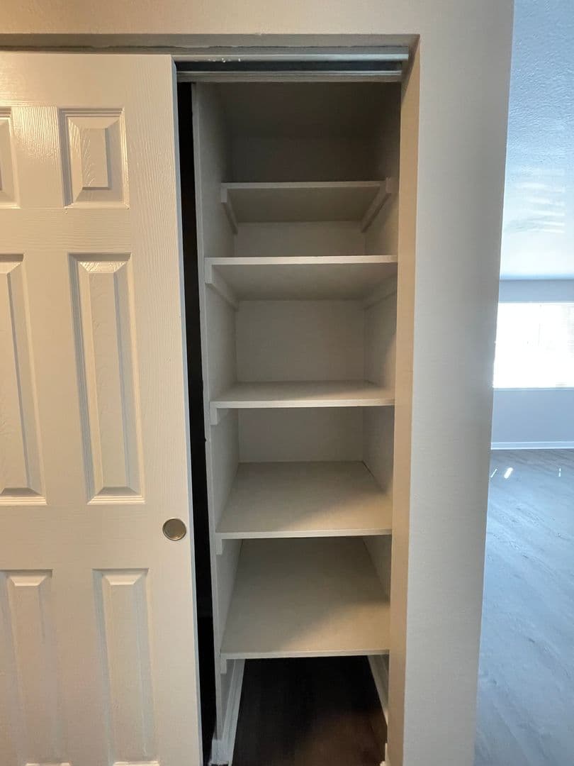 Albany Apartment: 5001 Pacific Blvd SW, Office