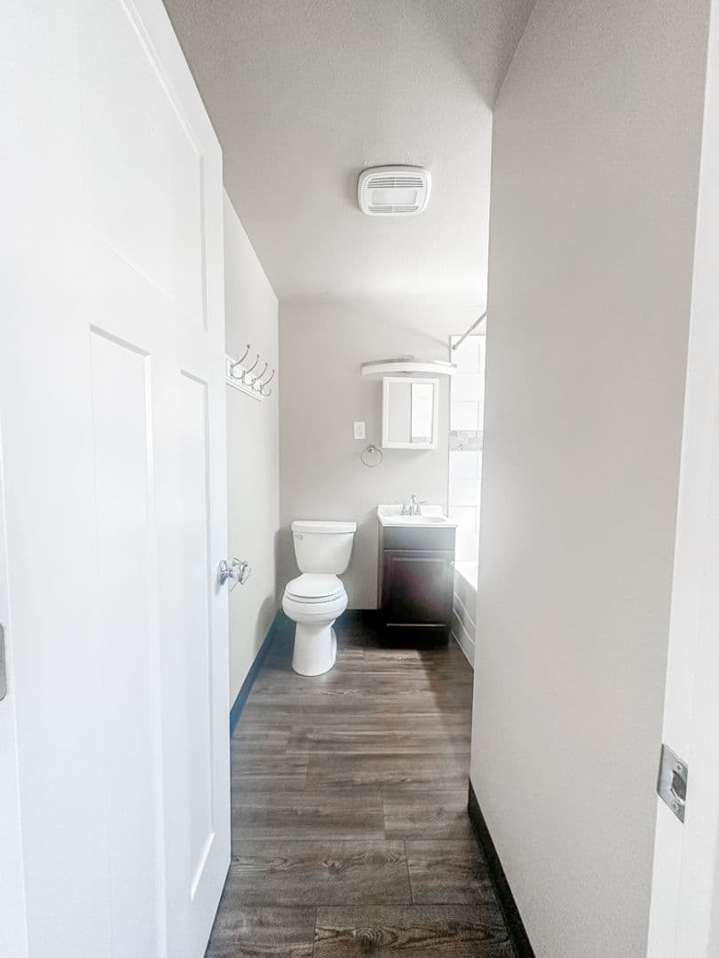 Salem Apartment: 2436-2474 Lee ST SE