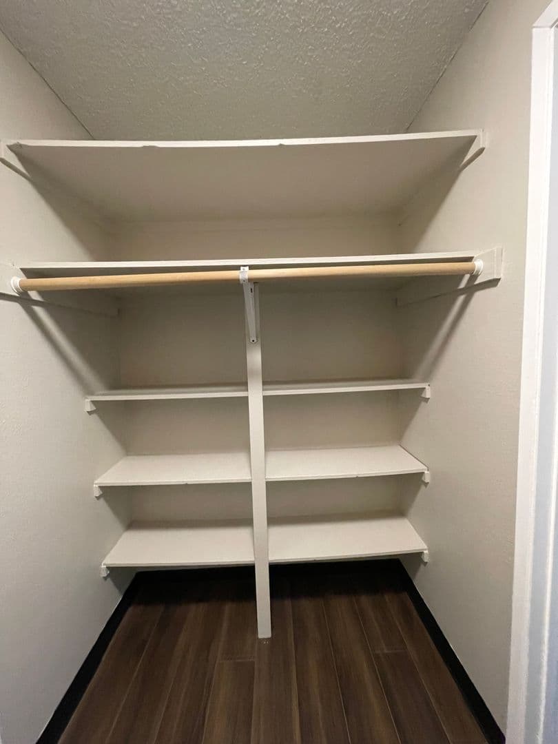 Albany Apartment: 5001 Pacific Blvd SW, Office