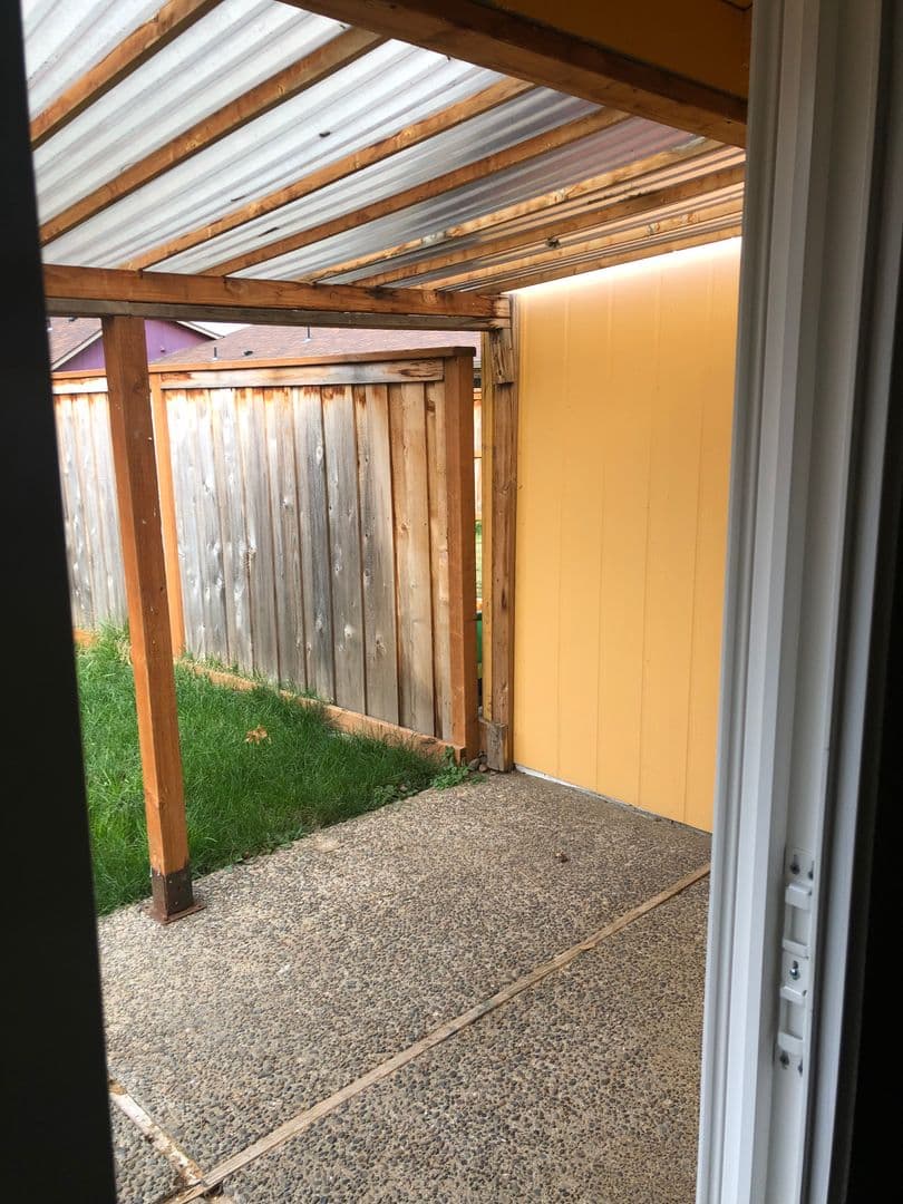 Eugene Apartment: 3659 West 18Th Ave, #6, Office