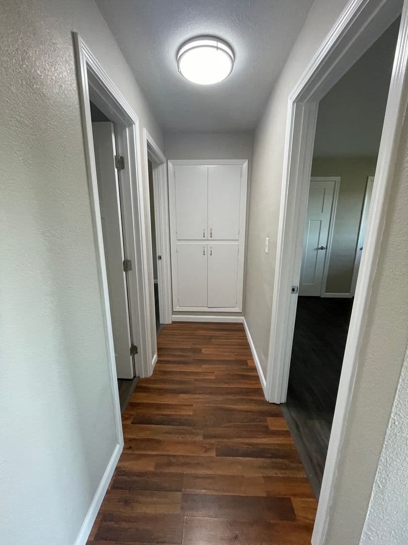 Salem Apartment: 8th Street NW