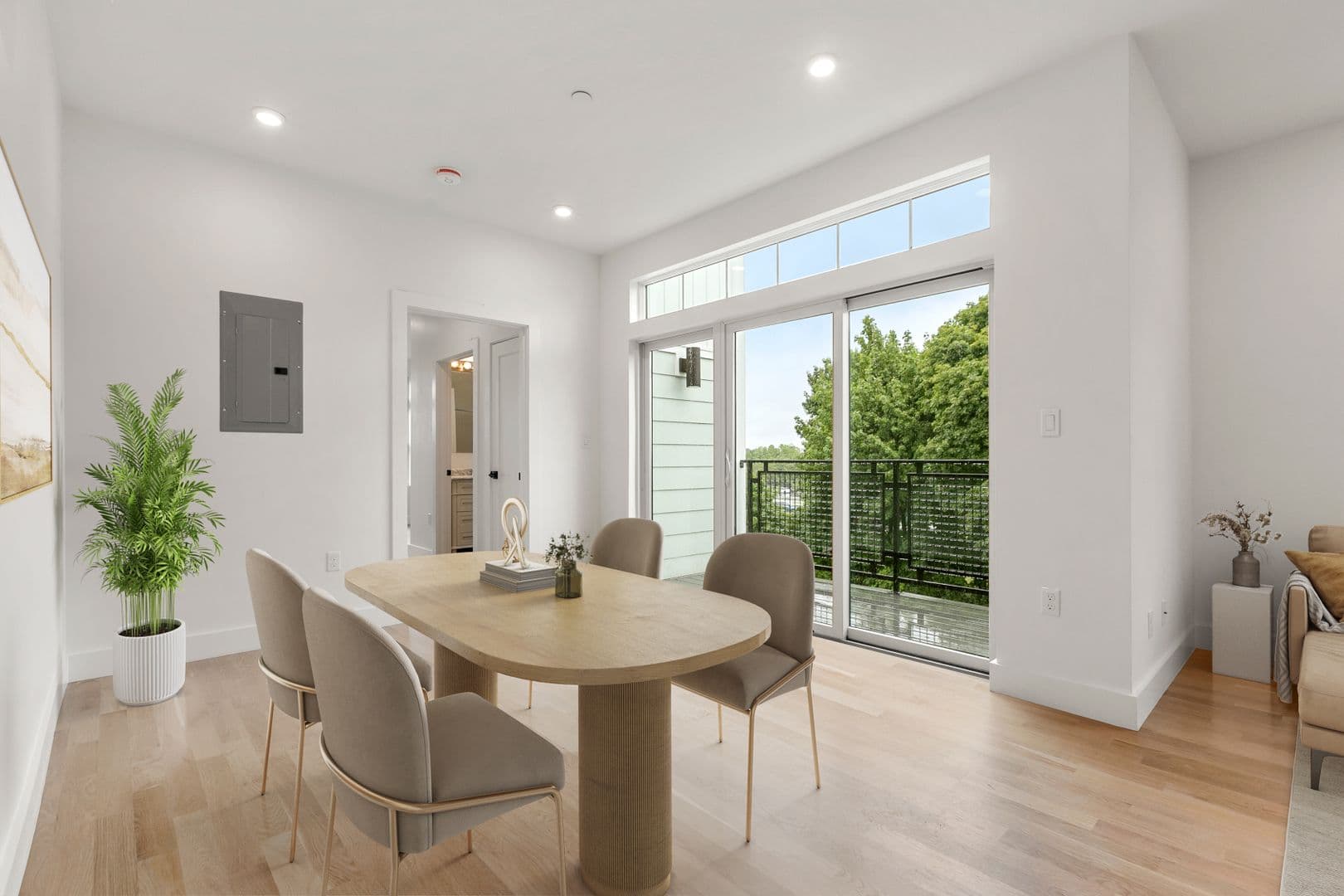 Wakefield Apartment: 581 Salem st