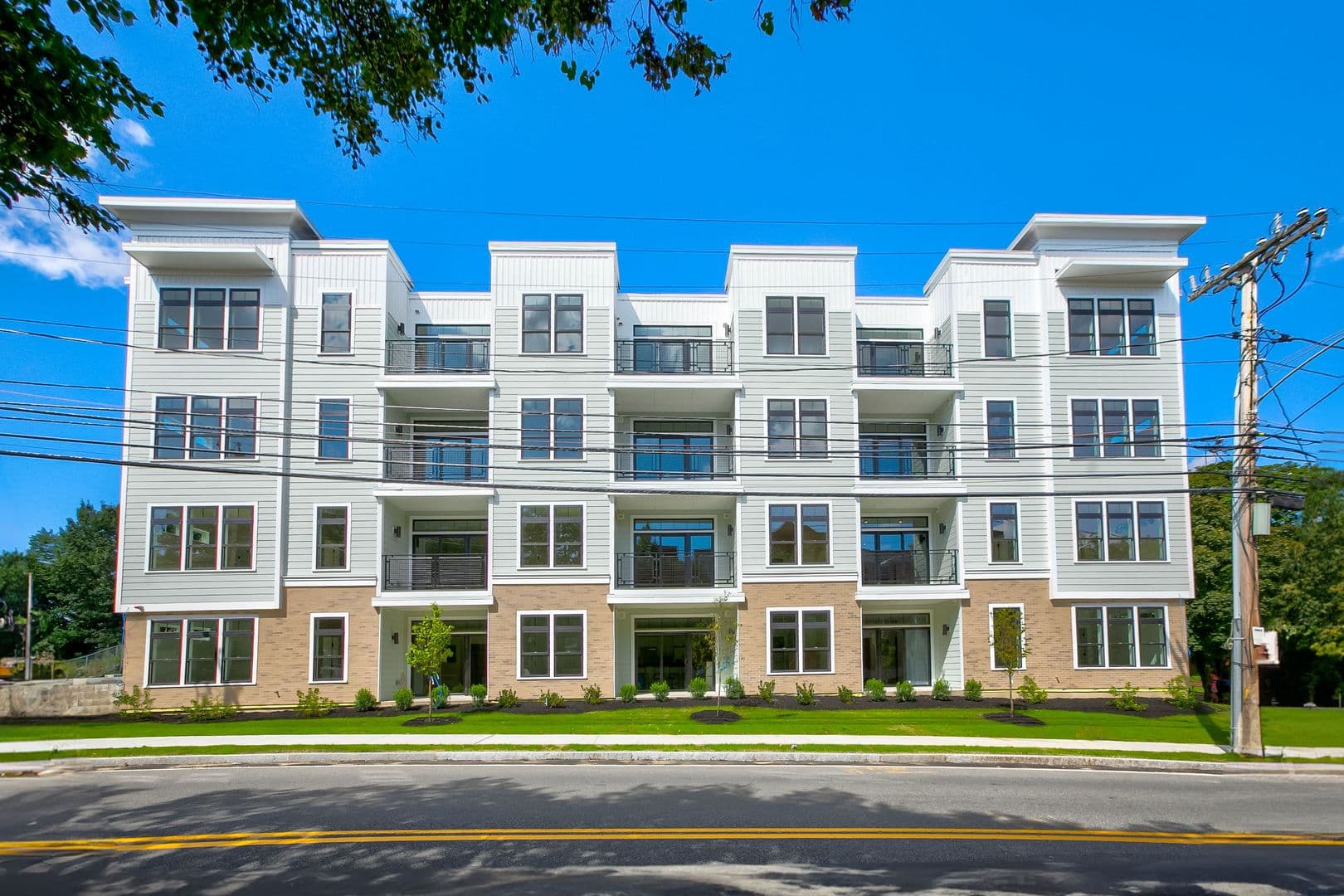 Wakefield Apartment: 581 Salem st