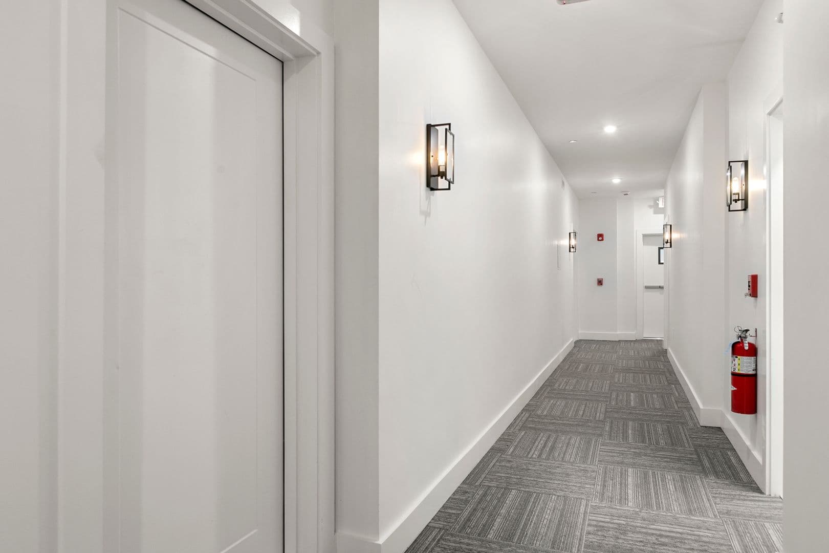 Wakefield Apartment: 581 Salem st