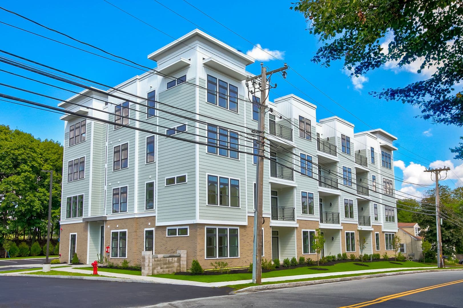 Wakefield Apartment: 581 Salem st