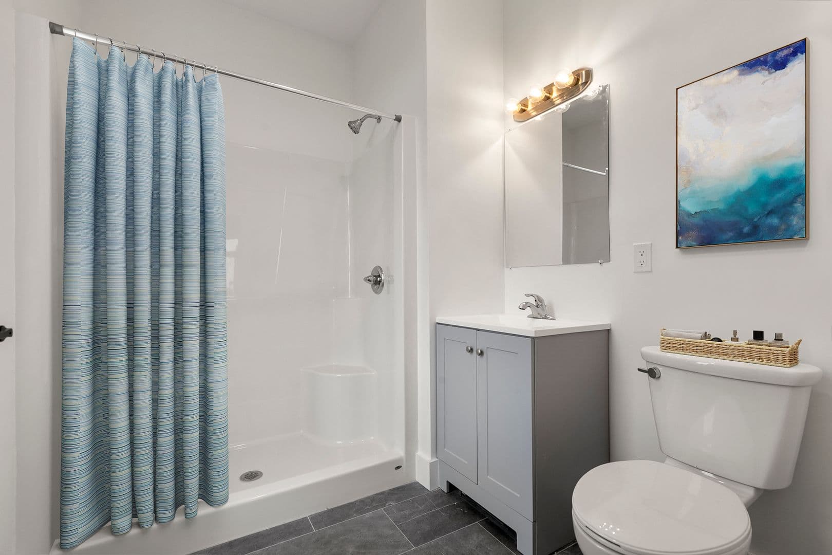 Wakefield Apartment: 581 Salem st