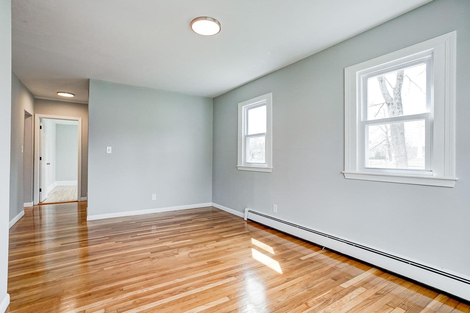 Tewksbury Apartment: 20 East St