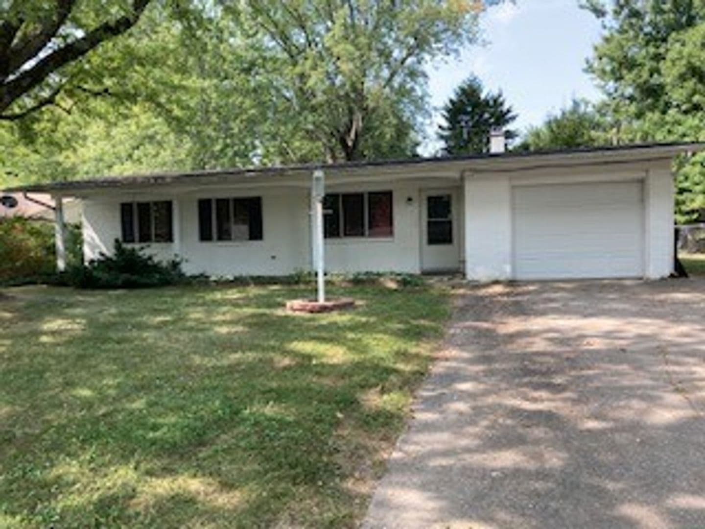 Bloomington House: 828 South Harvey Drive