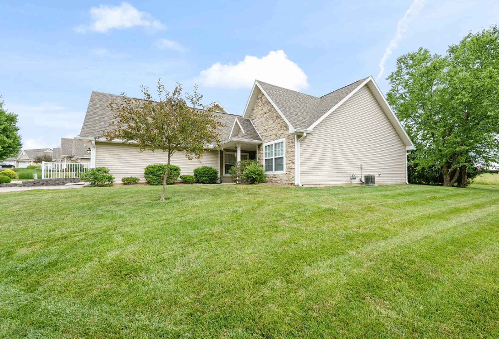 Bloomington Condo: 2097 W Arbor Ridge Way