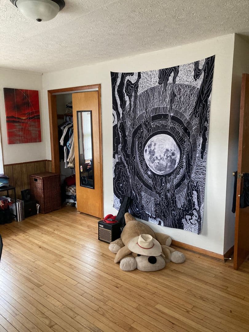 Bloomington Apartment: 716 West 17th Street - 716 West 17th Street
