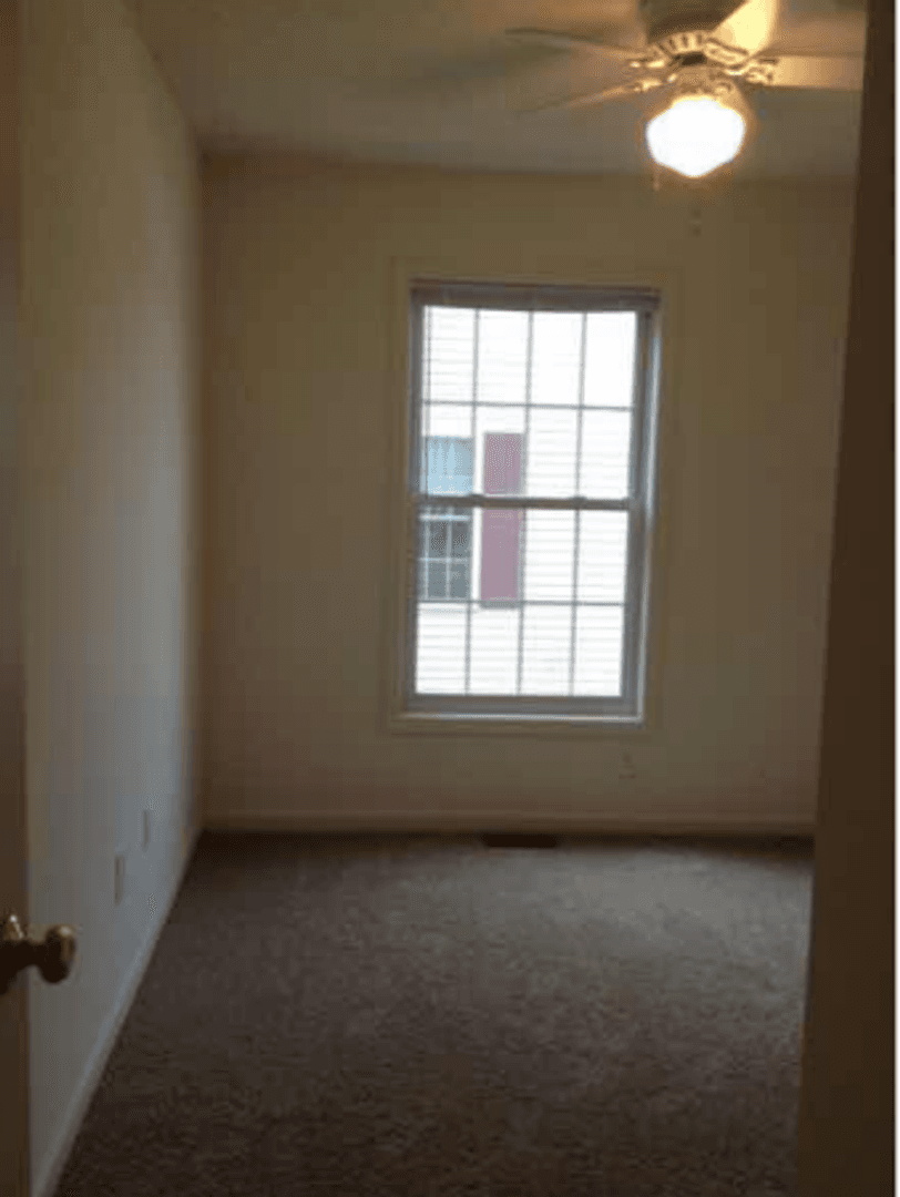 Bloomington House: 3351 South Oaklawn Circle