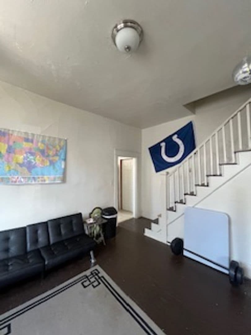 Bloomington House: 725 East 2nd Street