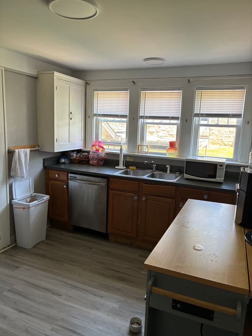 Bloomington House: 114 East 1st Street