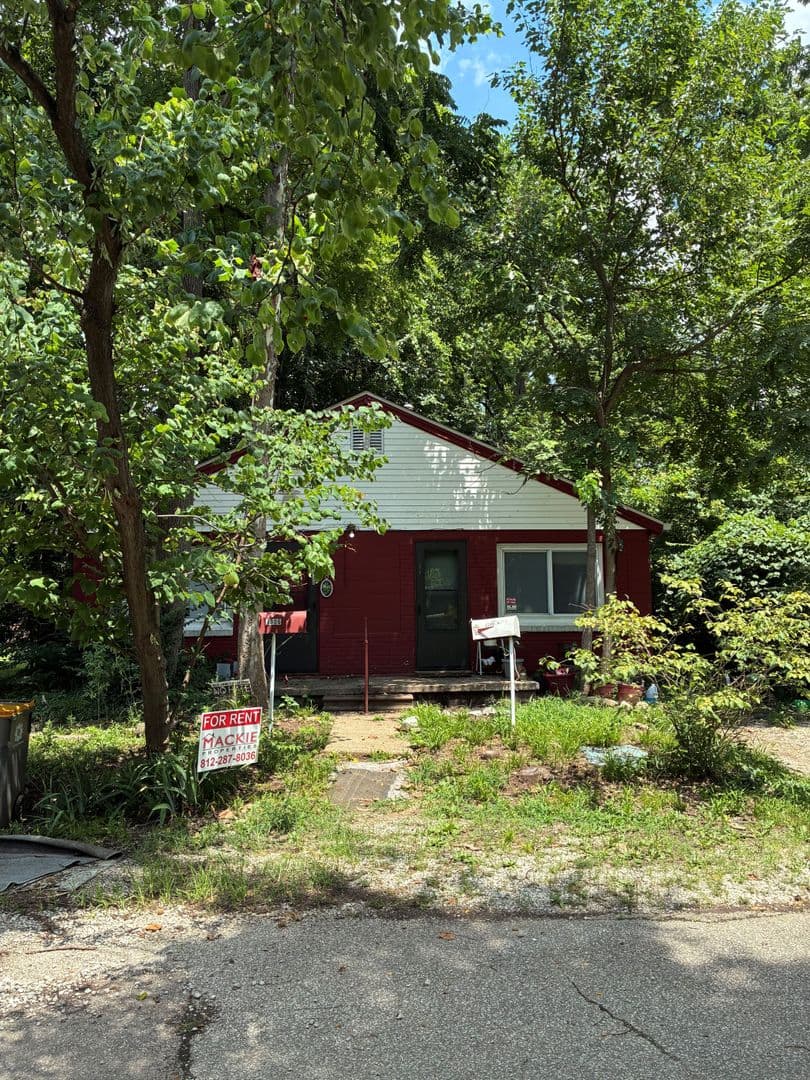 Bloomington House: 1306 West 6th Street