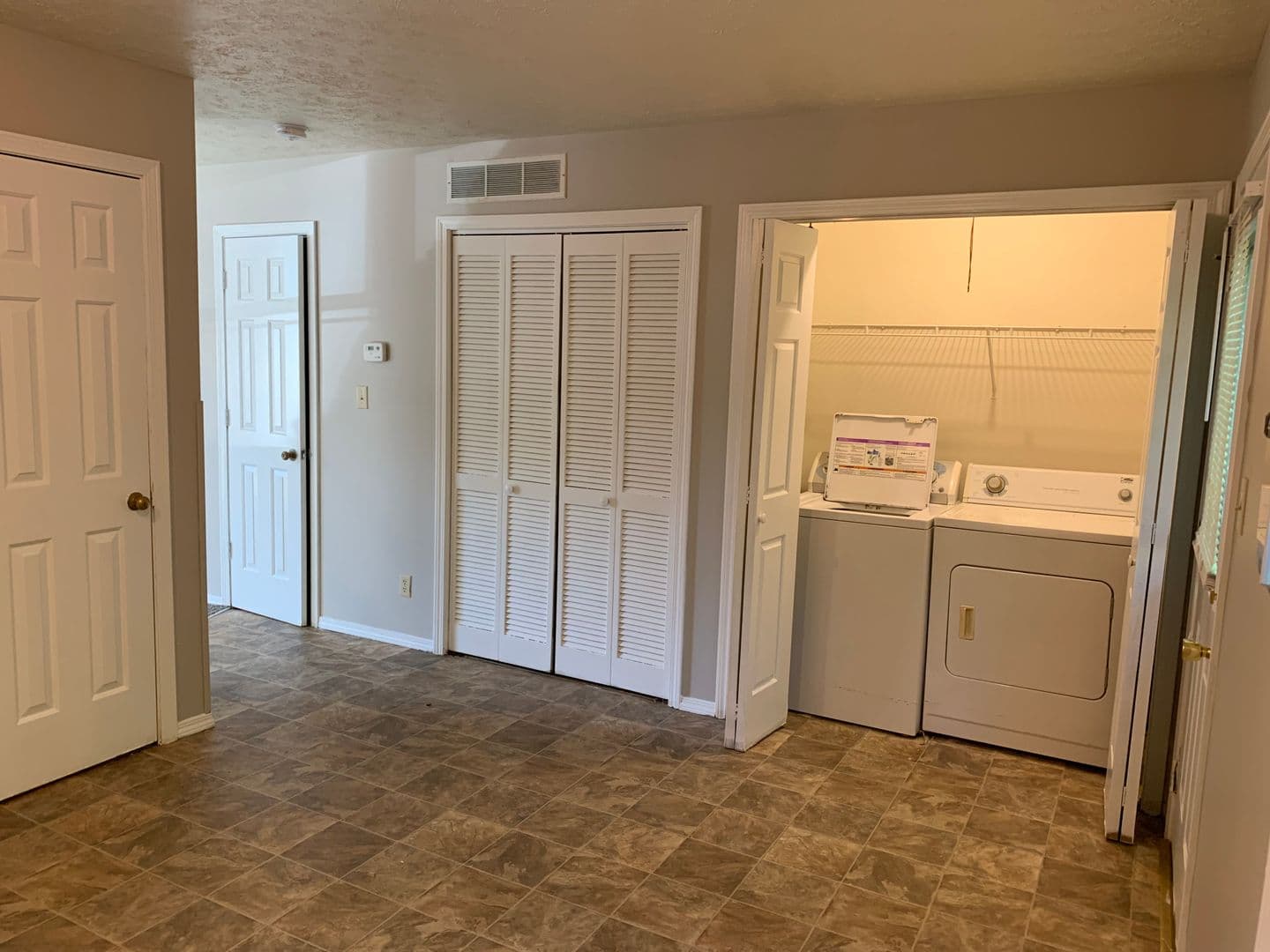 Bloomington Apartment: 1383 West Allen Street