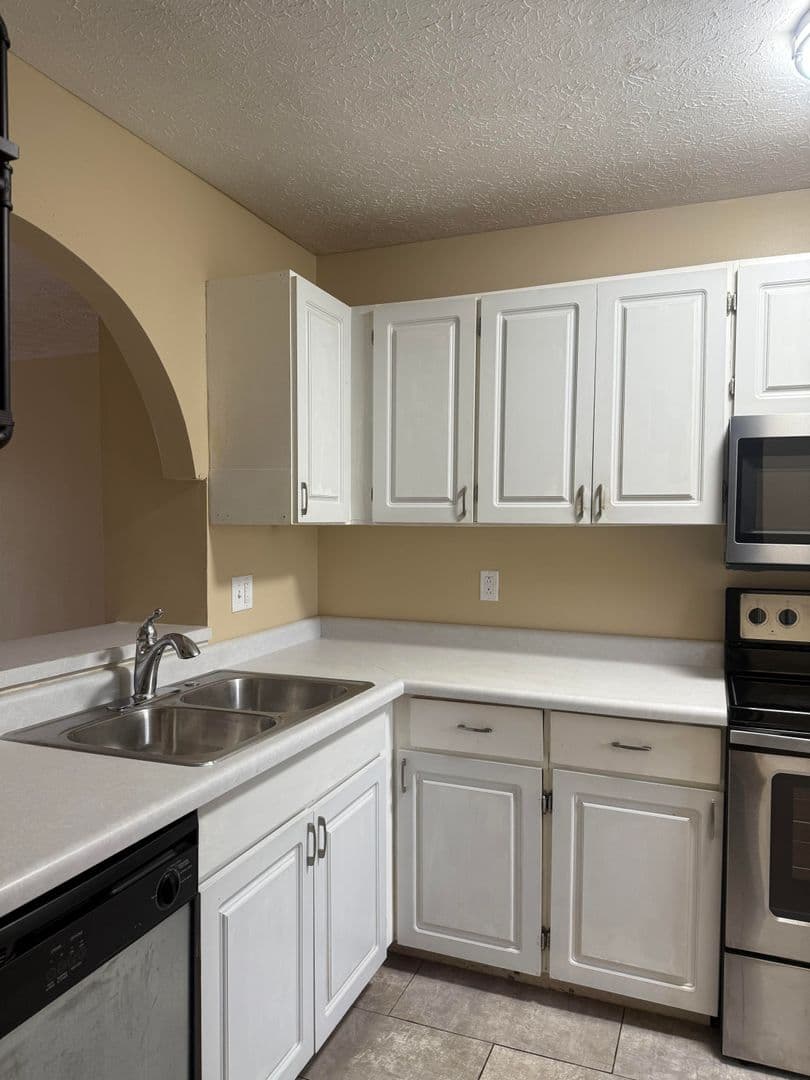 Bloomington Townhome: 583 E Graham Place