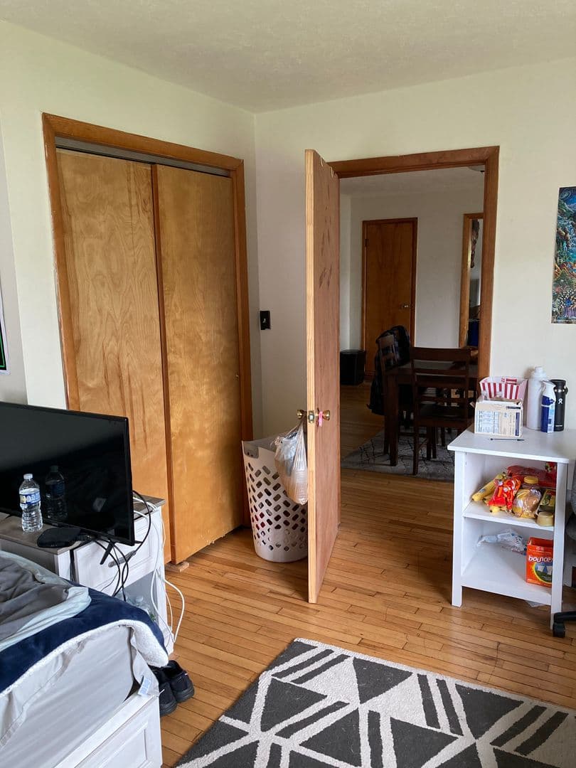 Bloomington Apartment: 716 West 17th Street - 716 West 17th Street