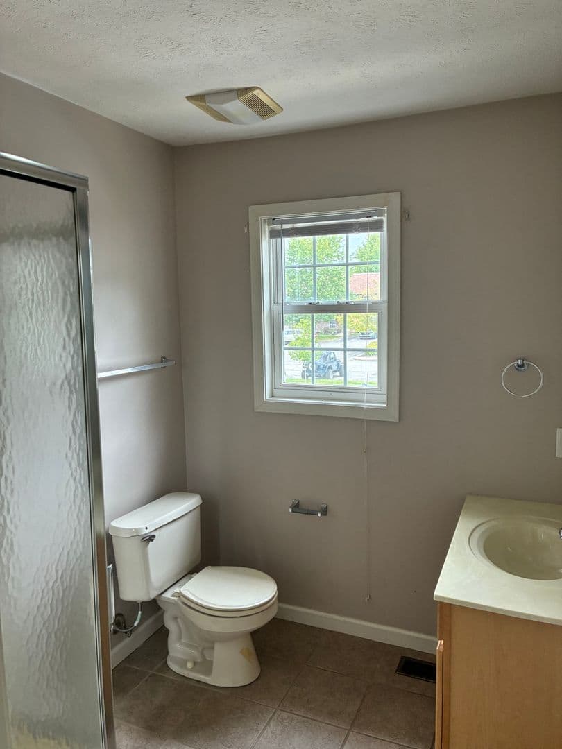 Bloomington House: 3465 South Oaklawn Court