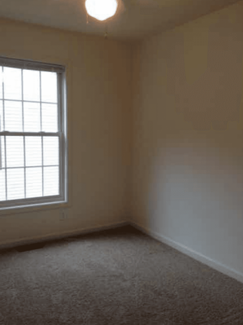Bloomington House: 3351 South Oaklawn Circle