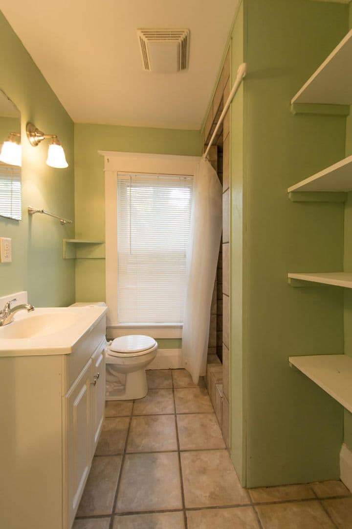 Bloomington Apartment: 526 South Woodlawn Avenue