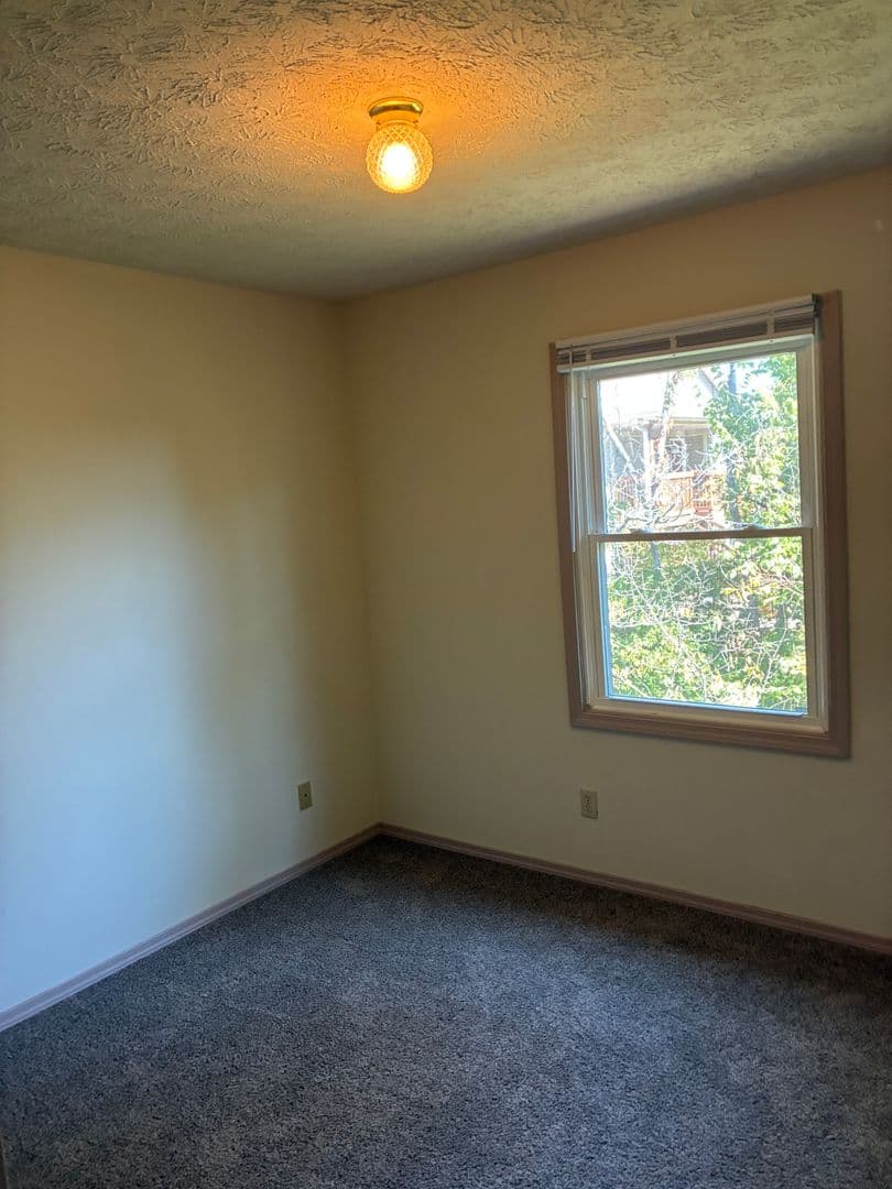 Bloomington Apartment: 1377 West Allen Street