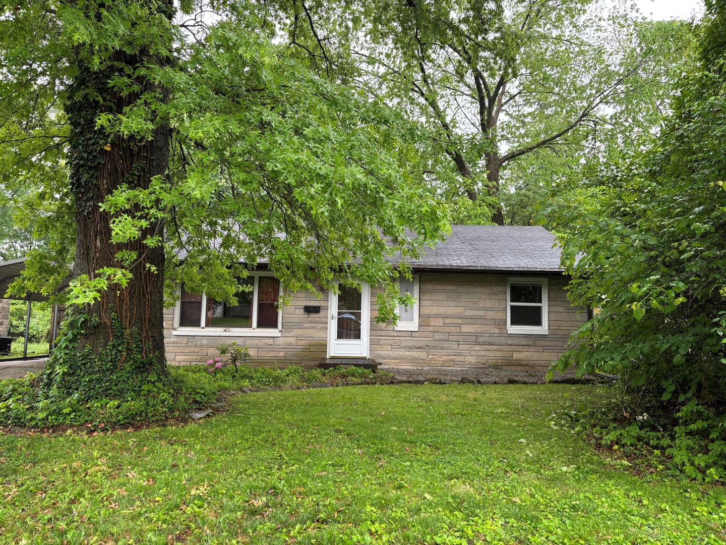 Bloomington House: 2620 East 5th Street