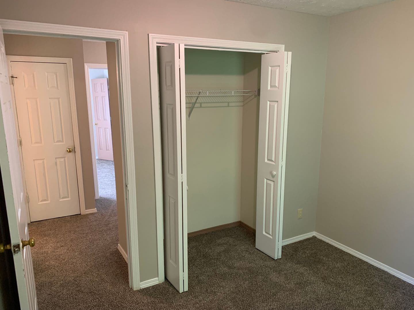Bloomington Apartment: 1383 West Allen Street