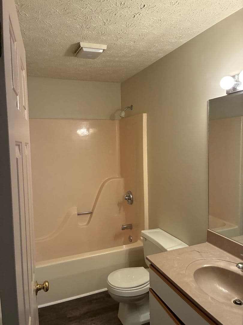 Bloomington Apartment: 1377 West Allen Street