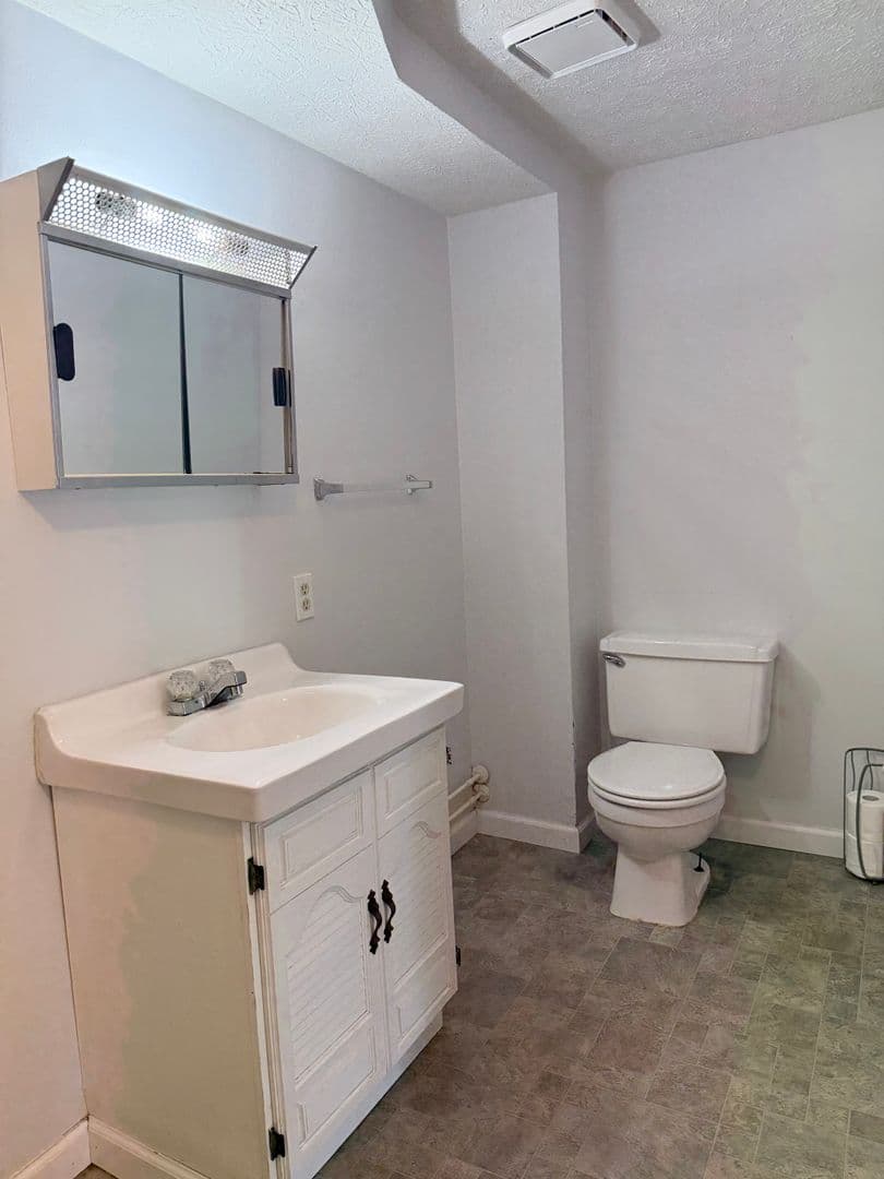Bloomington House: 3505 West Festive Drive