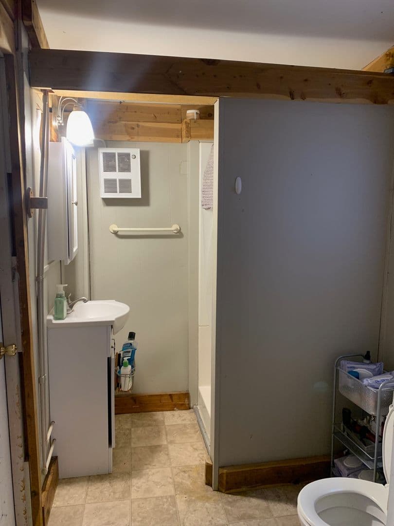 Bloomington House: 1306 1/2 West 6th Street