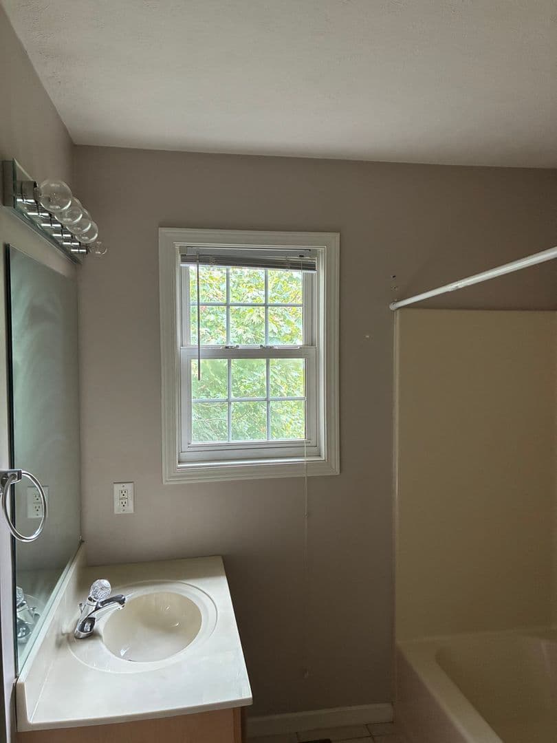 Bloomington House: 3465 South Oaklawn Court