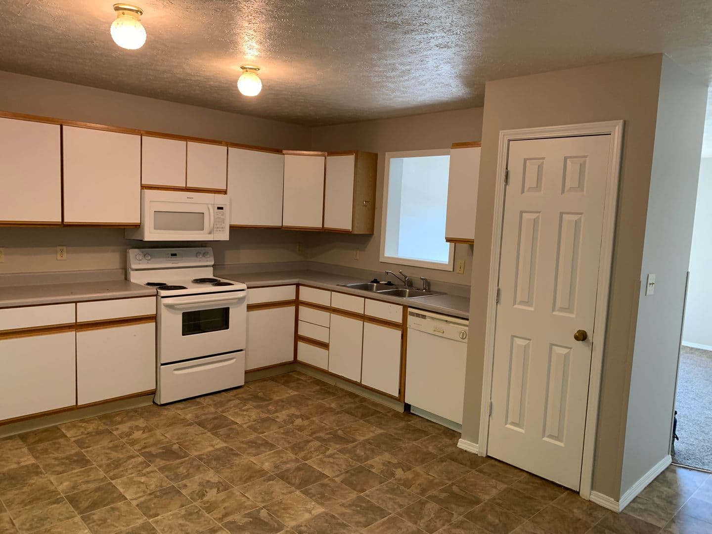 Bloomington Apartment: 1383 West Allen Street