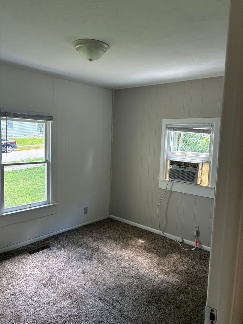 Bloomington House: 1003 North Woodburn Avenue