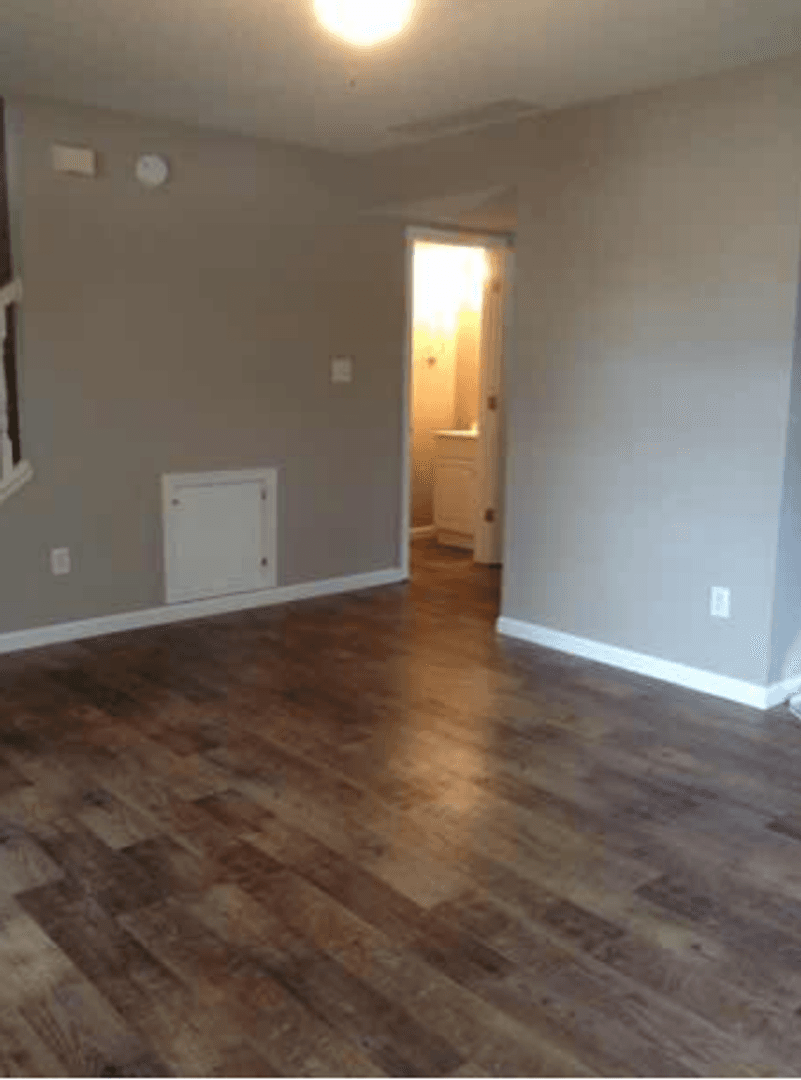 Bloomington House: 3351 South Oaklawn Circle