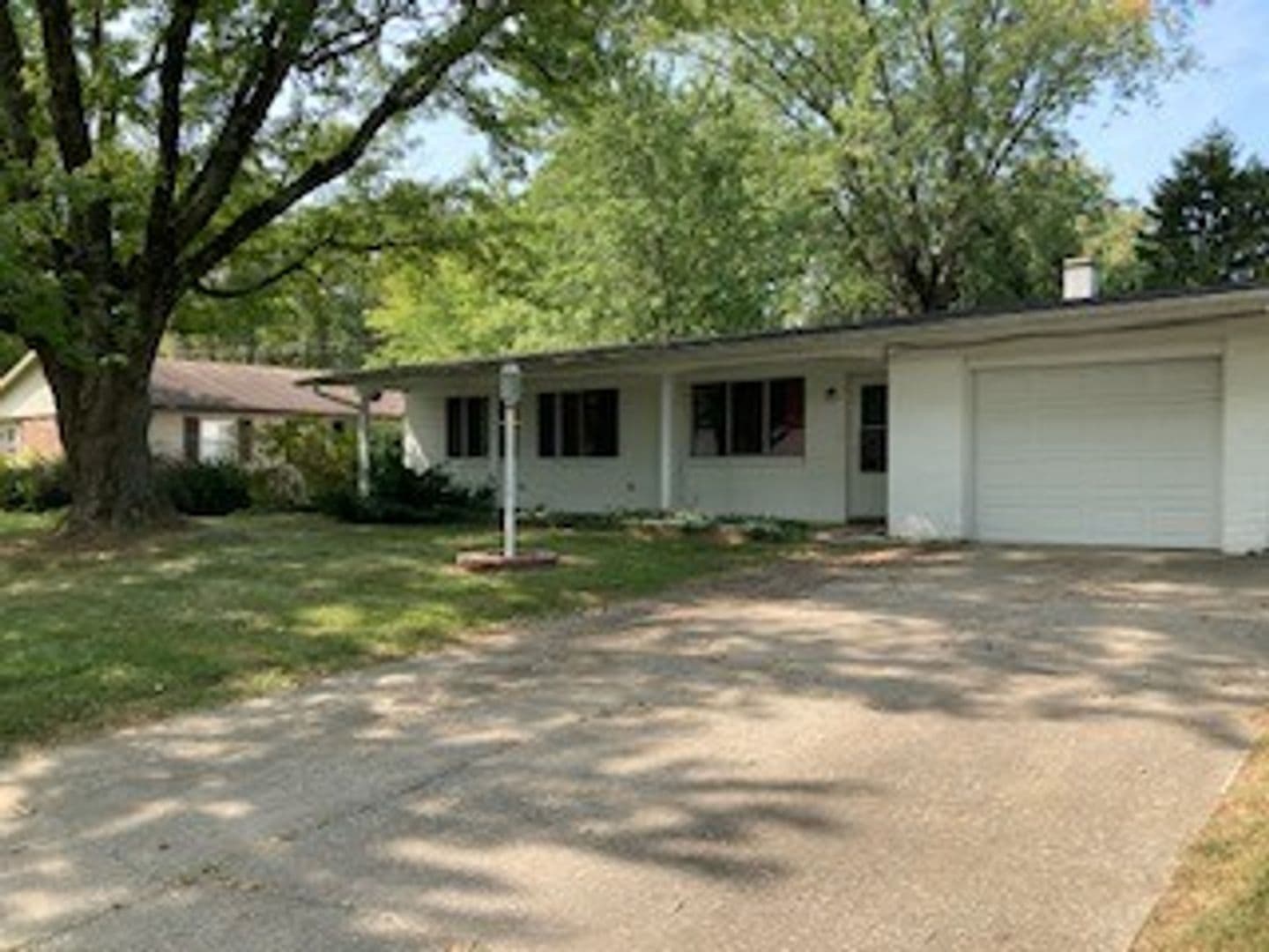 Bloomington House: 828 South Harvey Drive