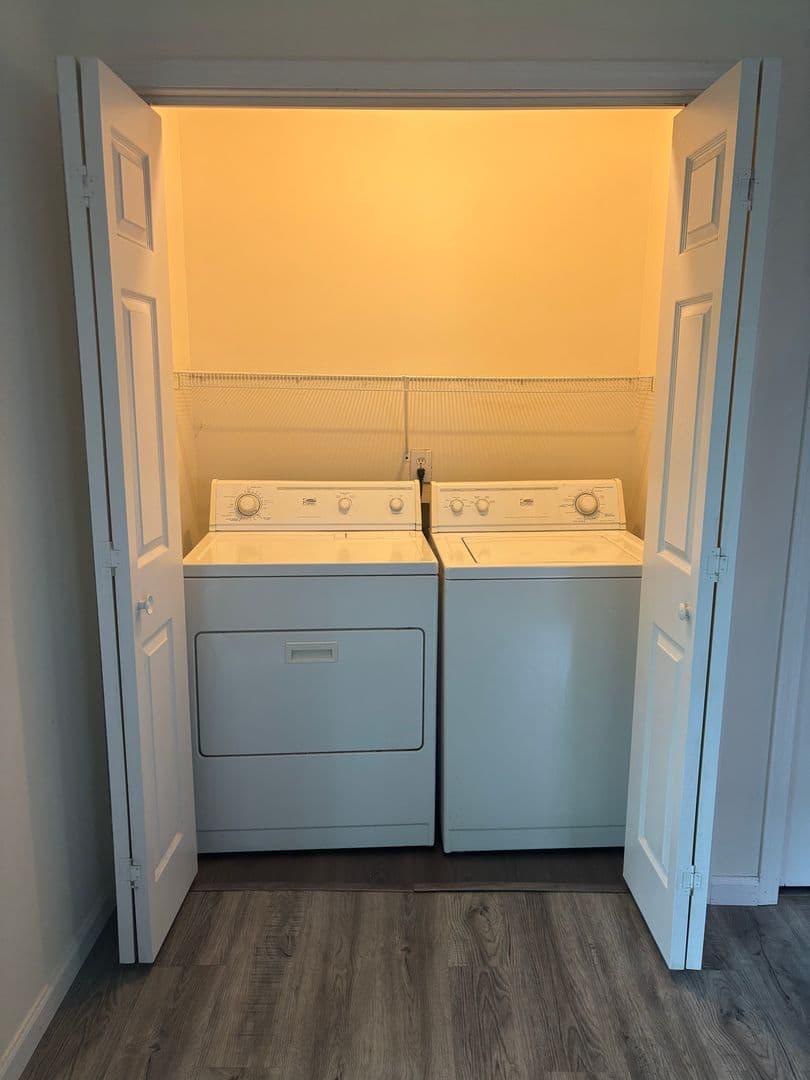 Bloomington House: 3465 South Oaklawn Court