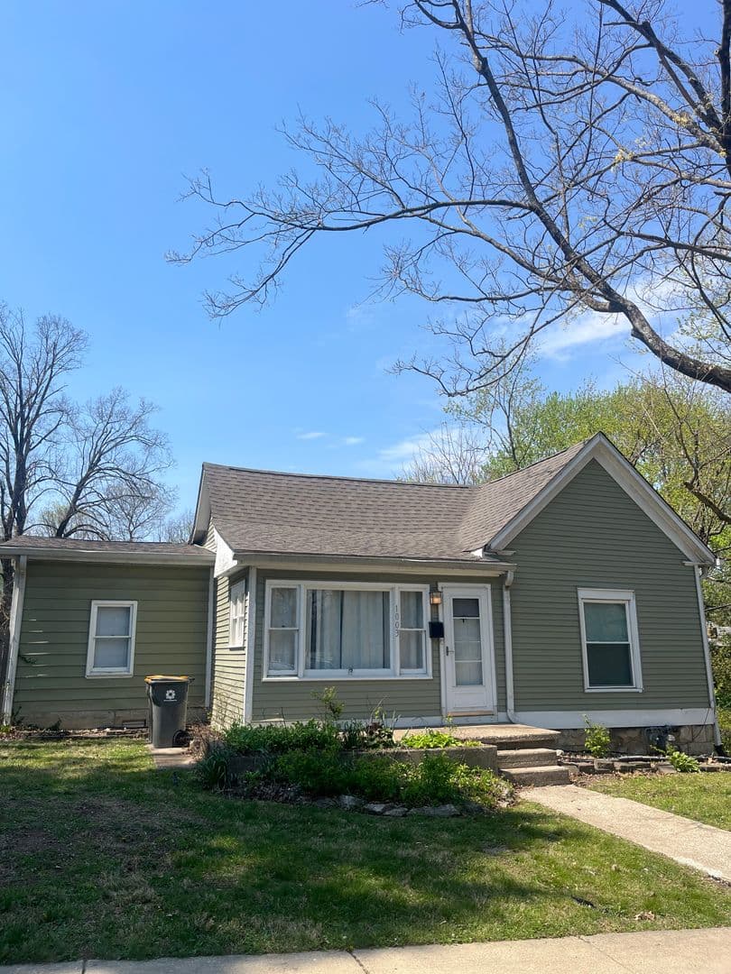 Bloomington House: 1003 North Woodburn Avenue