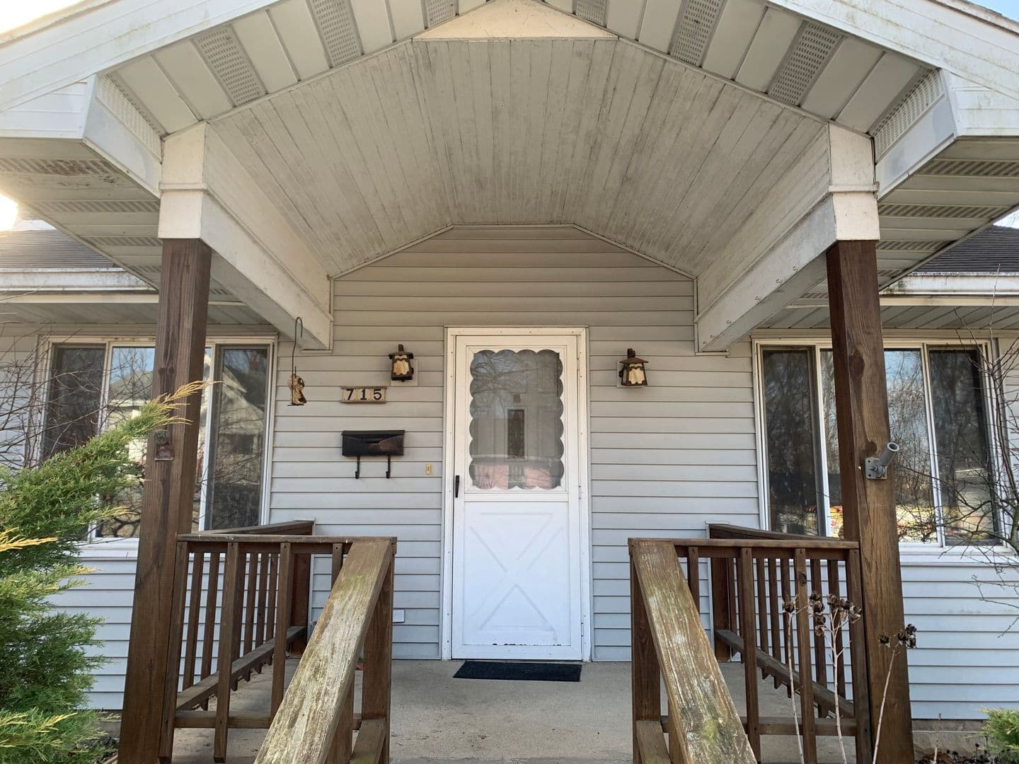 Bloomington House: 715 West Dodds Street