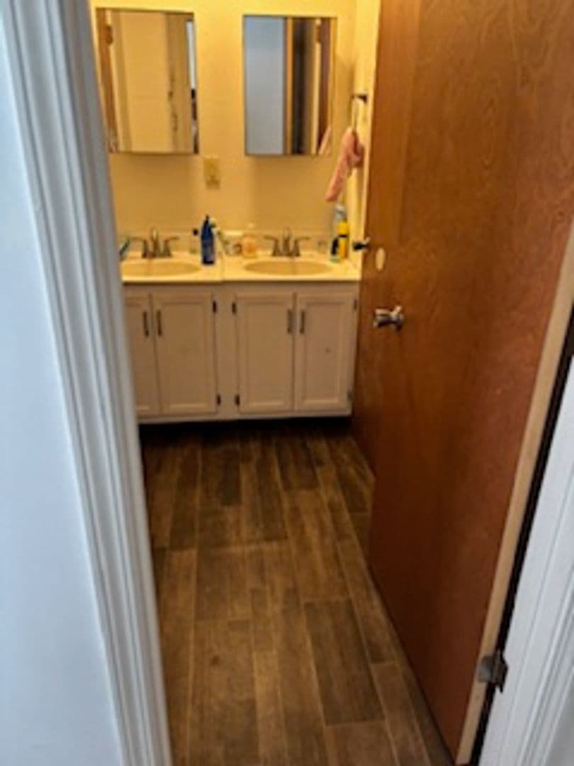 Bloomington Apartment: 800 West 11th Street