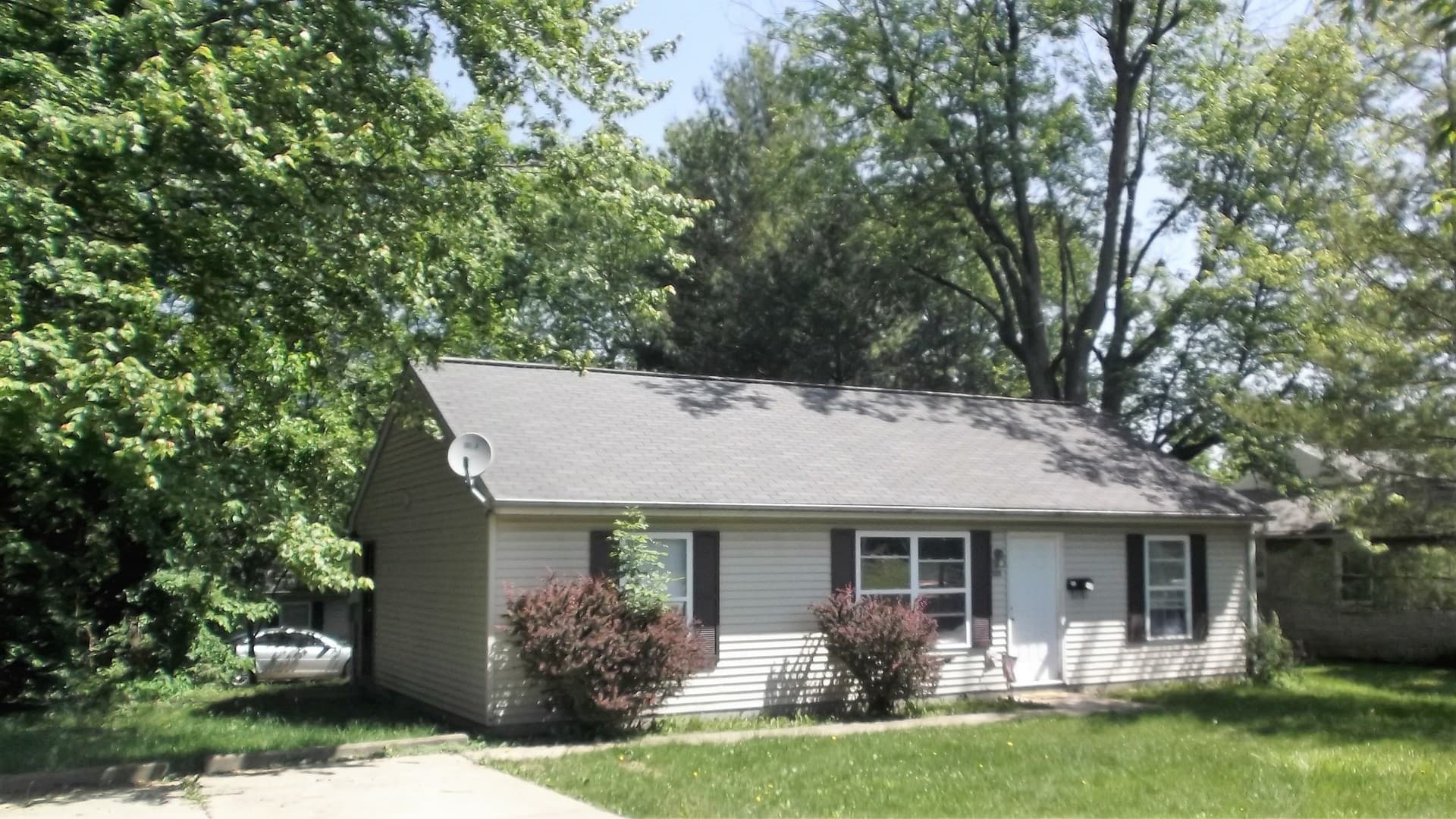 Bloomington House: 320 West 17th Street