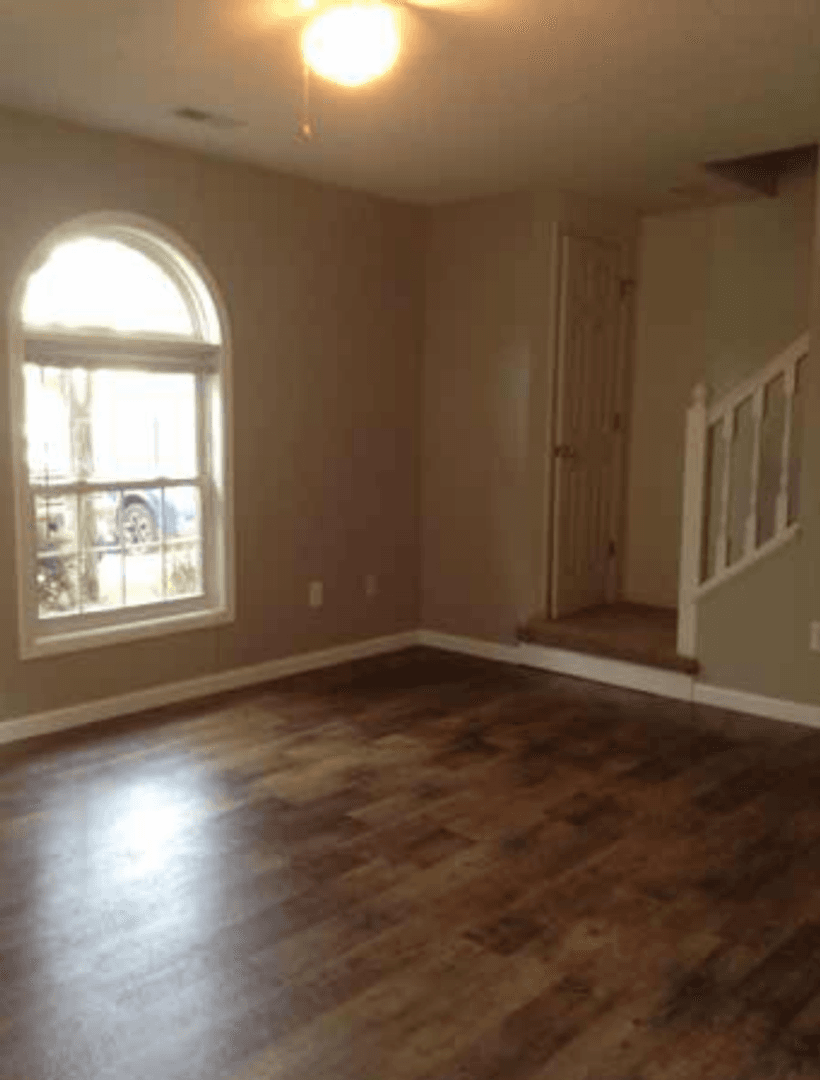 Bloomington House: 3351 South Oaklawn Circle