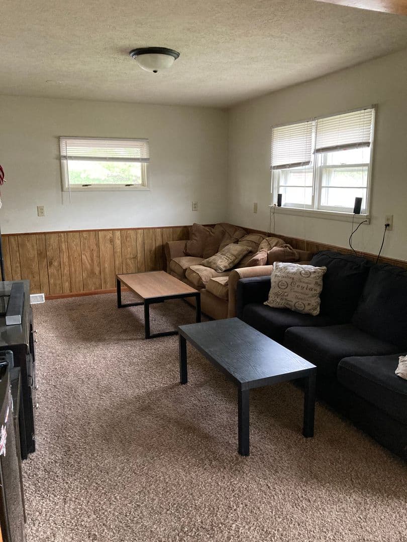 Bloomington Apartment: 716 West 17th Street - 716 West 17th Street