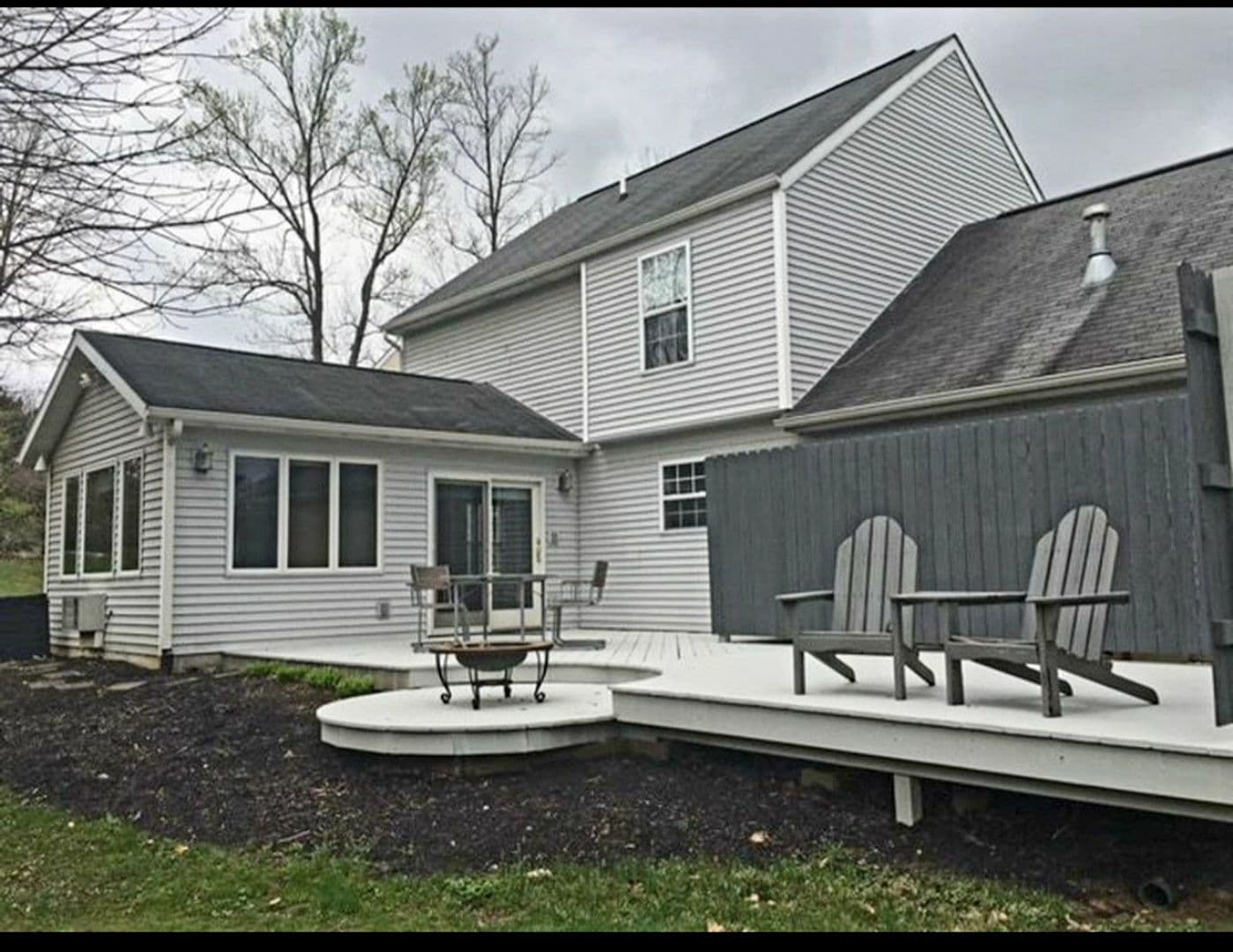 Bloomington House: 2291 South Sweetbriar Court