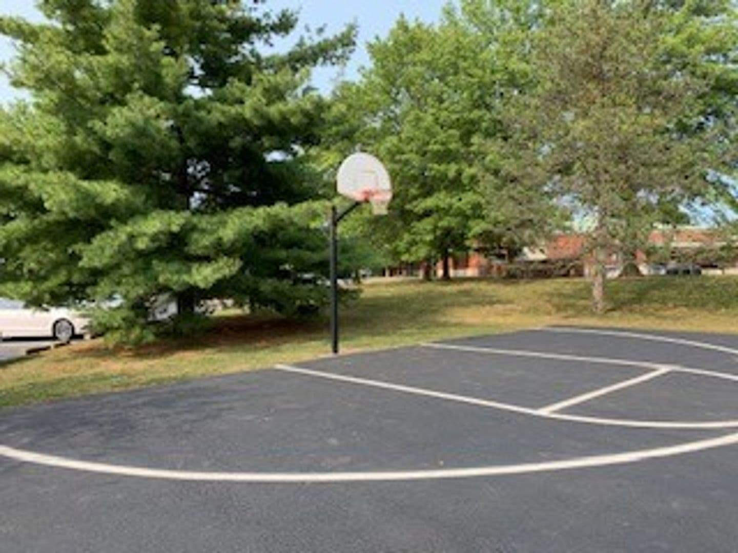 Bloomington House: 3200 East John Hinkle Place, Apartment I
