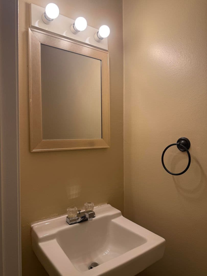 Bloomington Townhome: 583 E Graham Place