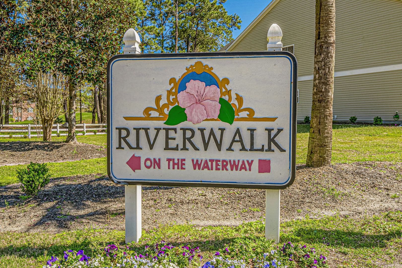 Myrtle Beach Condo: 686 Riverwalk Drive