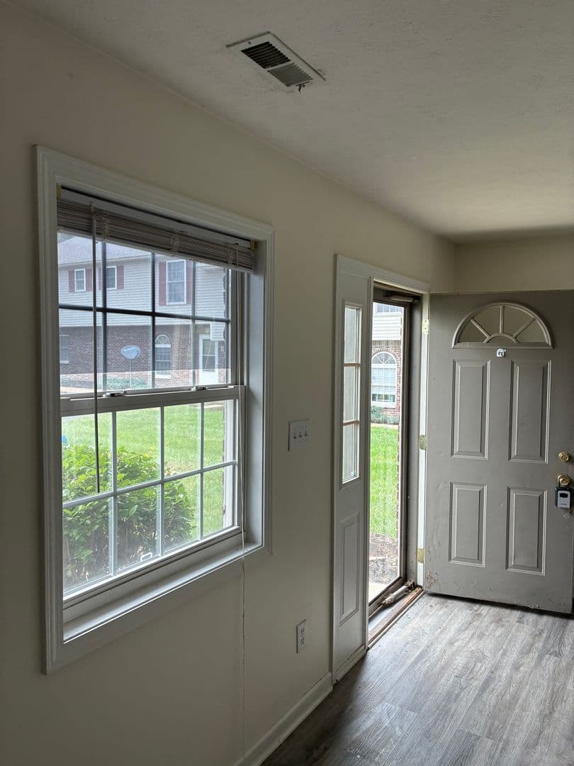 Bloomington House: 3465 South Oaklawn Court