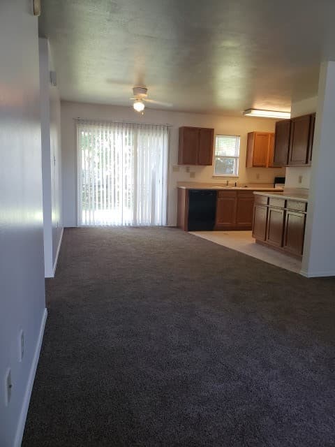 Bloomington House: 1302 North Kinser Pike