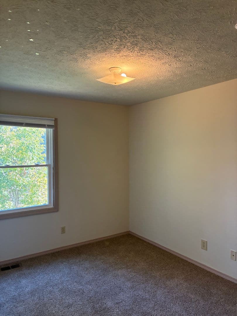 Bloomington Apartment: 1377 West Allen Street